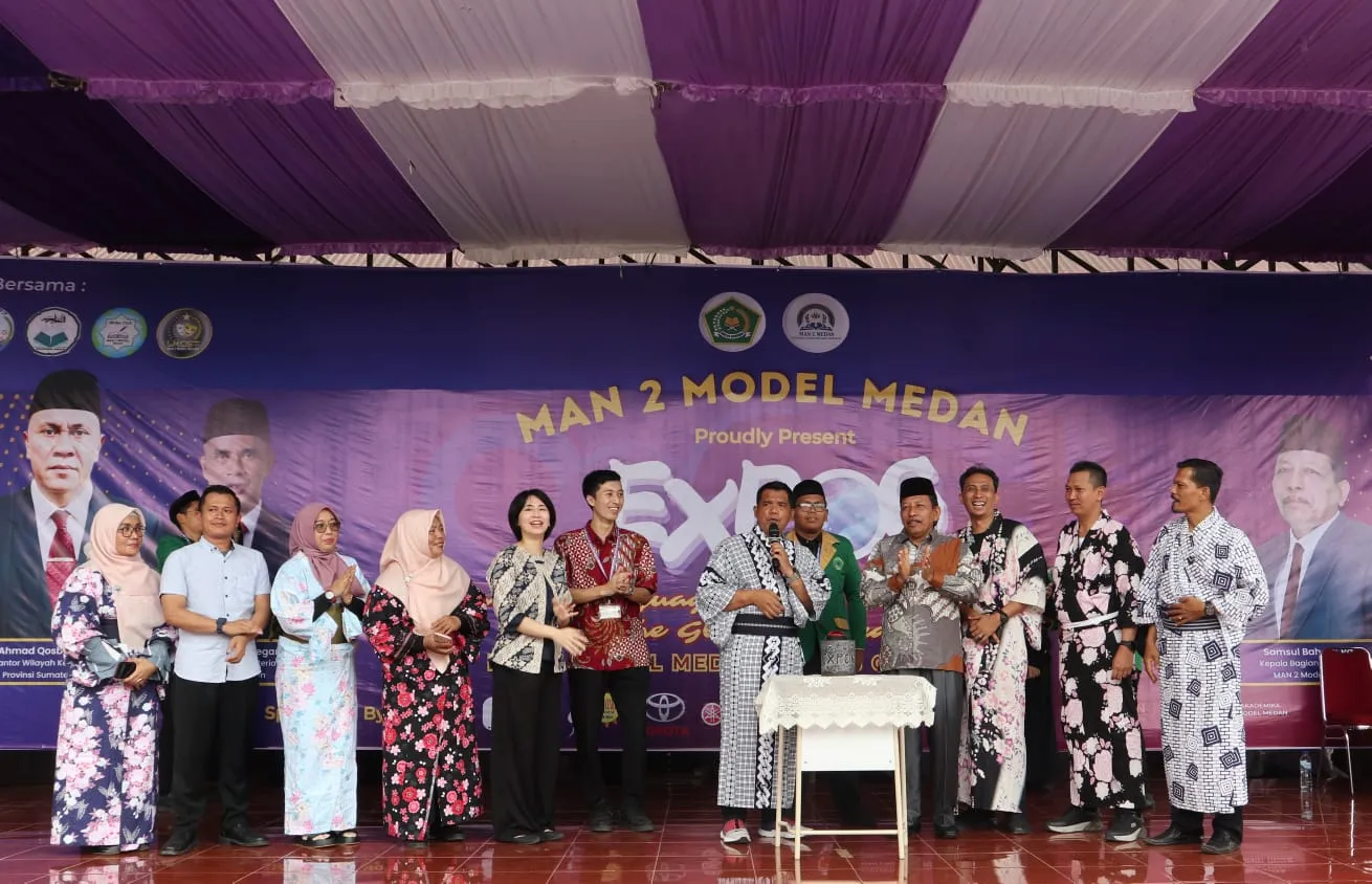 MAN 2 Model Medan Gelar Kompetisi Expo Lima Bahasa Sesi VI
