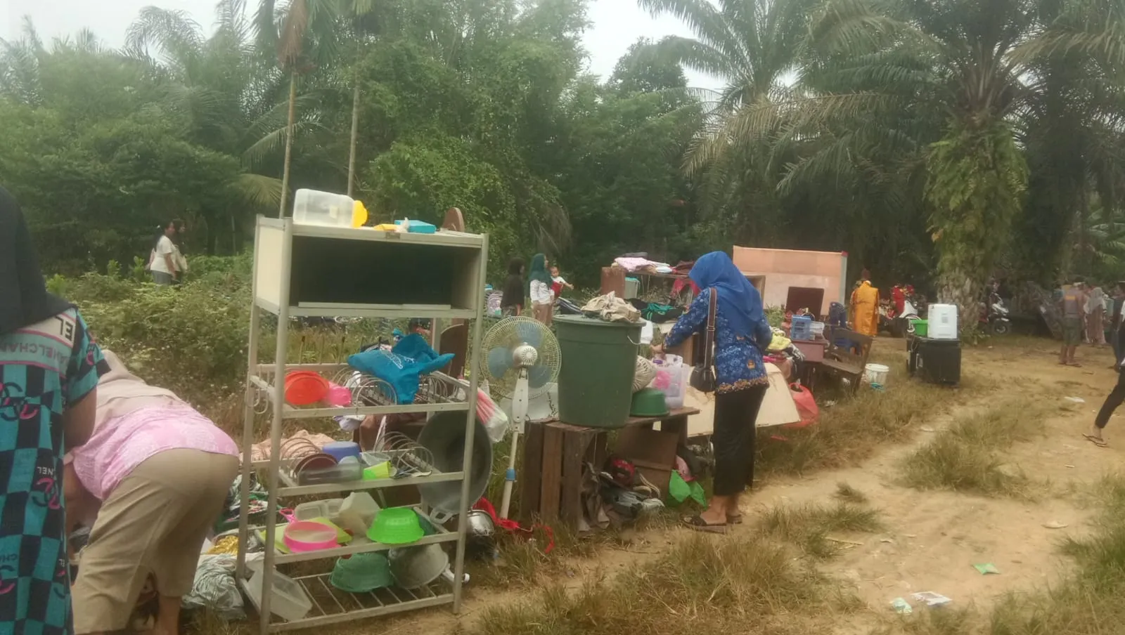 Mess Milik PT RGM Yang Ditempati Guru Musnah Terbakar