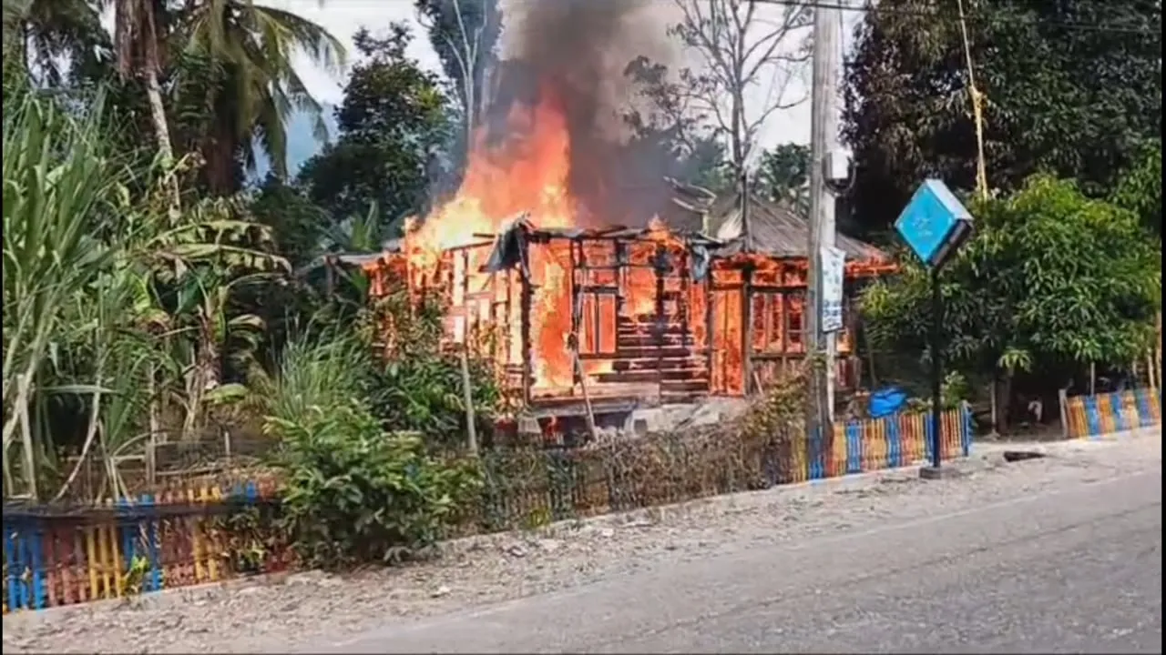 Kampung Wabup Madina Terbakar,  1 Rumah Tinggal Puing