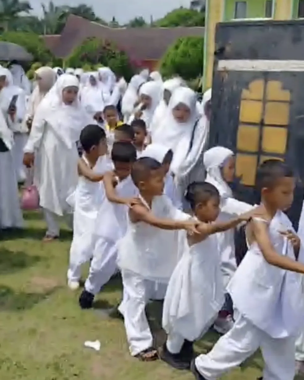 300 Siswa RA Palas Ikuti Praktek Manasik Haji