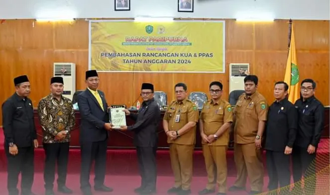 Pj Wali Kota Padangsidimpuan Serahkan Nota Pengantar Rancangan KUA PPAS TA 2024