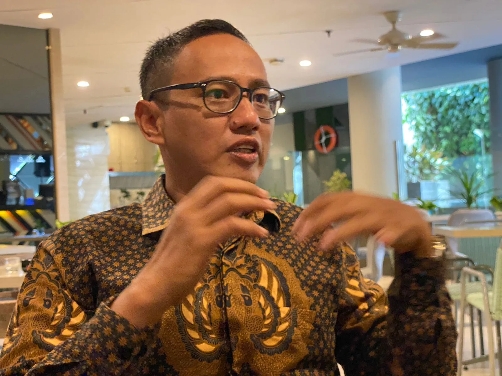IHSG Menguat, Rupiah dan Harga Emas Terkoreksi