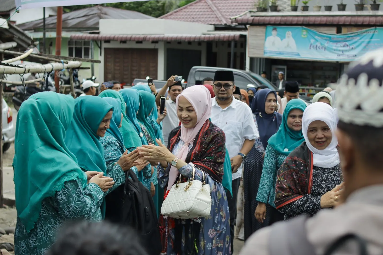 Ketua TP PKK Madina Hadiri Tablig Akbar di Kecamatan Tambangan
