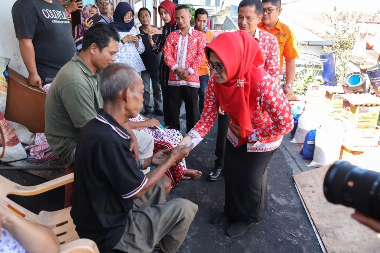 Wali Kota Siantar Kunjungi  Keluarga Korban Kebakaran