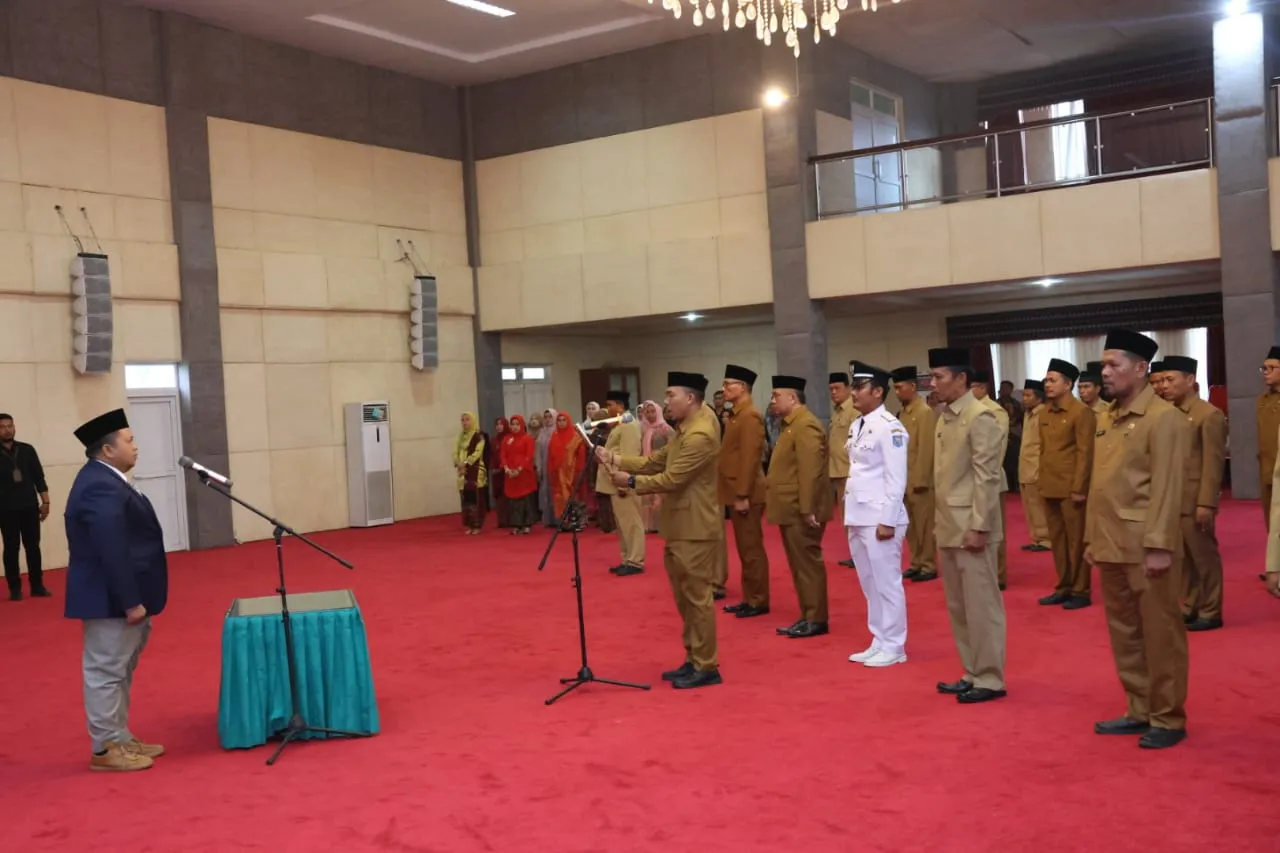 Bupati Tqpsel Lantik 35 Pejabat Di Lingkungan Pemkab