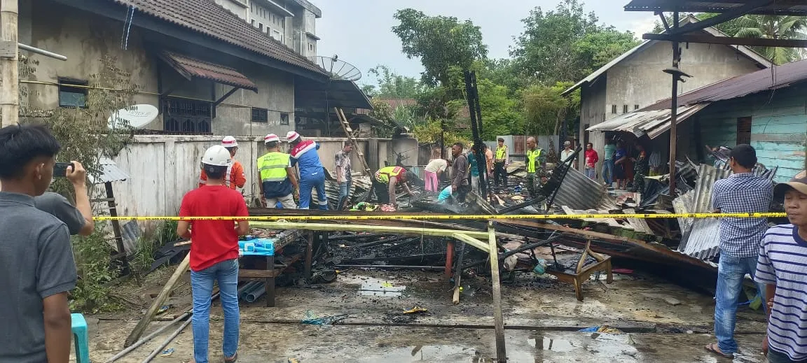 Satu Kopel Rumah Papan di Gampong Geudubang Aceh Ludes Dilalap Api