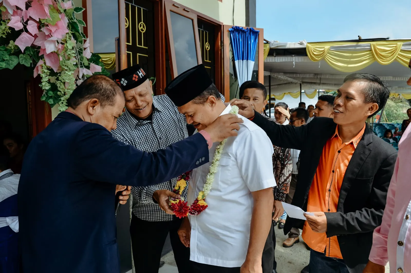 Bupati Zahir Resmikan Gedung GKII