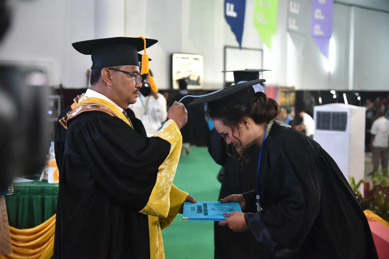 Rektor Unimed Ajak 1.703 Wisudawan Tingkatkan Kompetensi