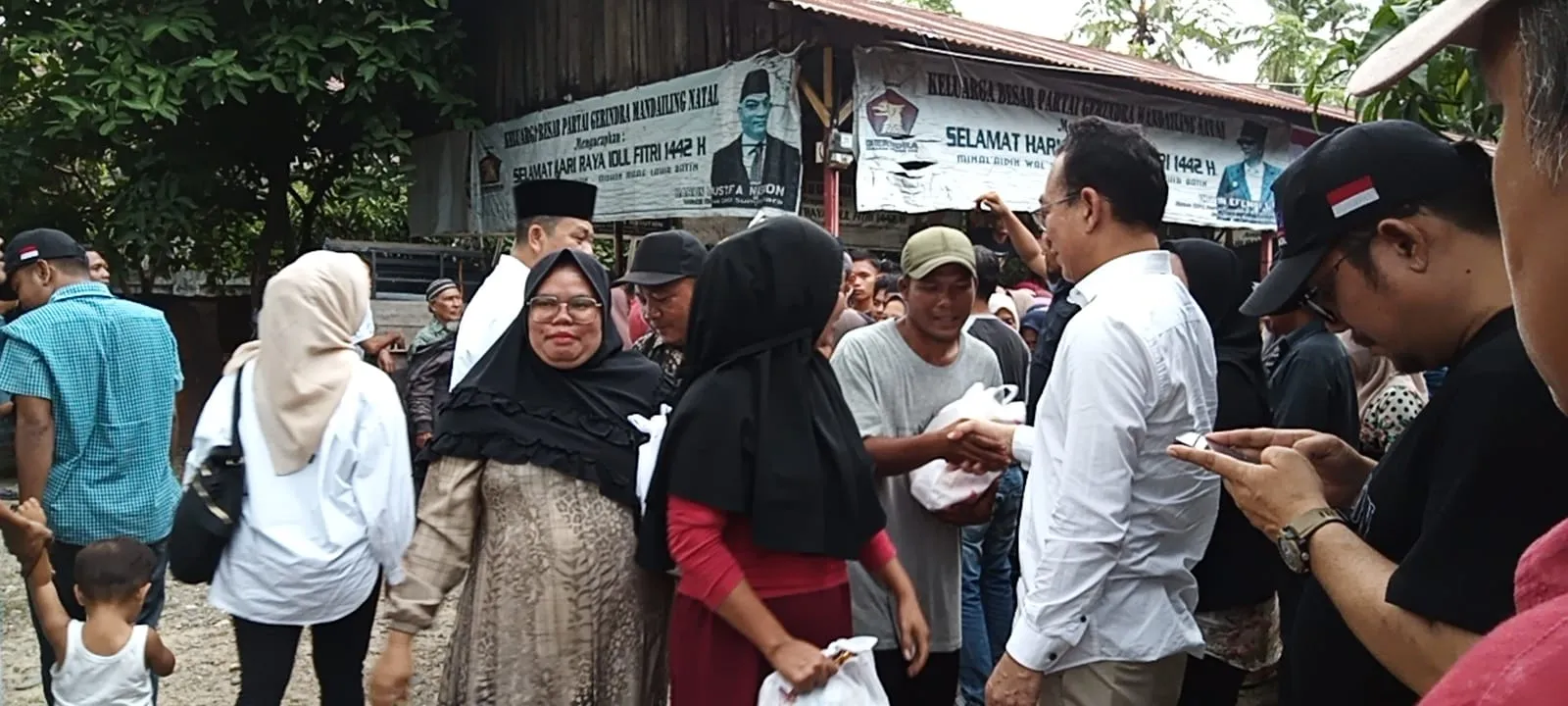 Warga Madina Dapat Bantuan Sembako Perintah Prabowo