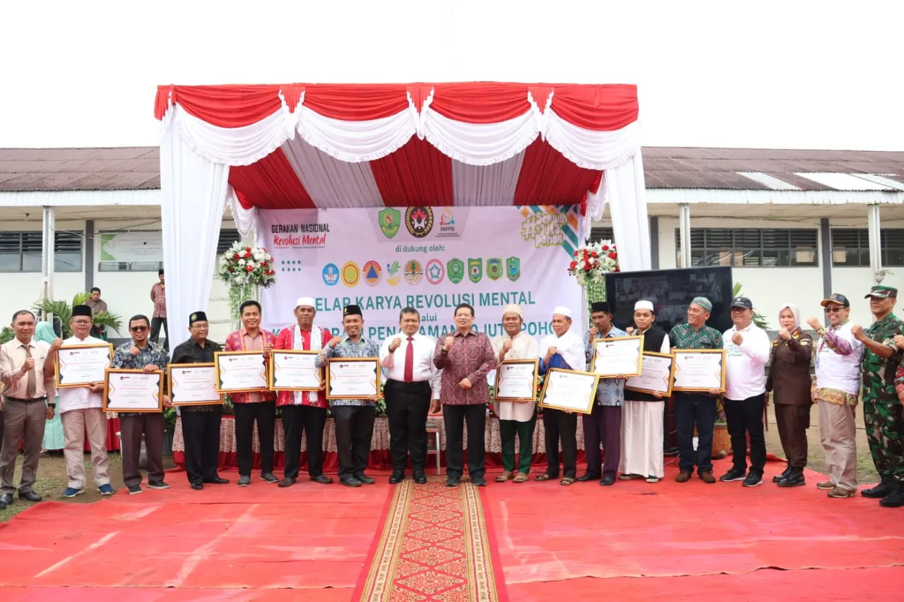 Kemenko PMK Yakin Bupati Tapsel Mampu Lahirkan Kader Militan Untuk Pembangunan