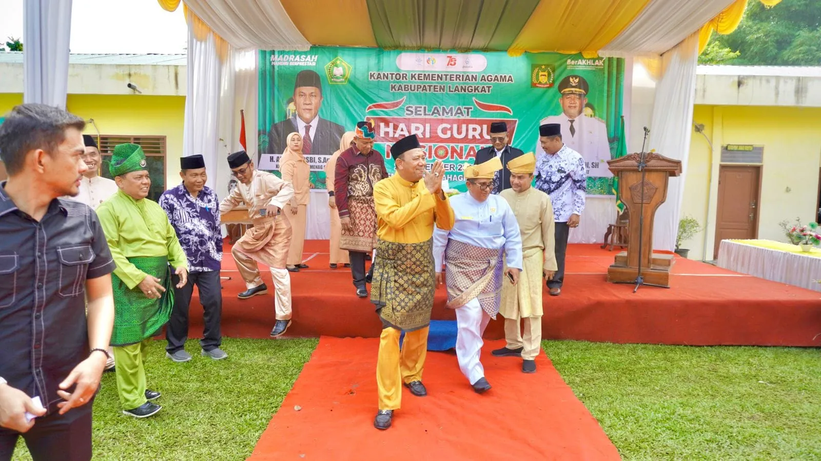 Syah Afandin Silaturahmi Dengan Guru Di Kemenag Langkat