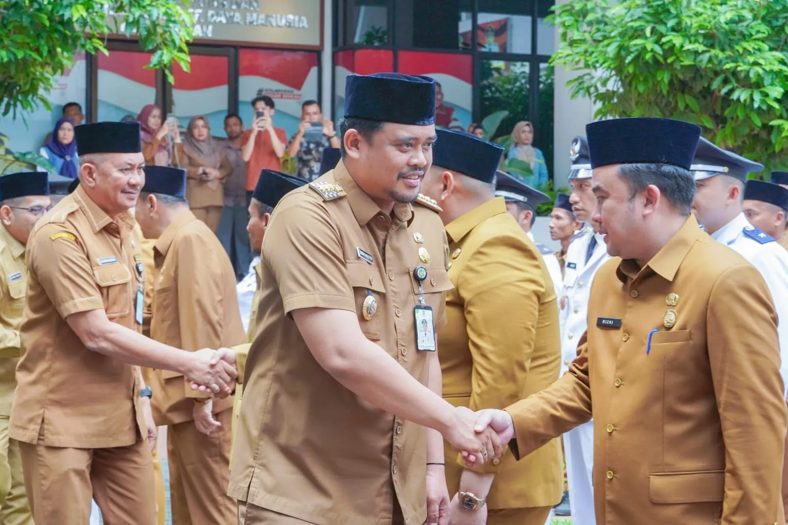 Bobby Nasution: Jangan Sampai Masyarakat Tidak Kenal Camat dan Lurah