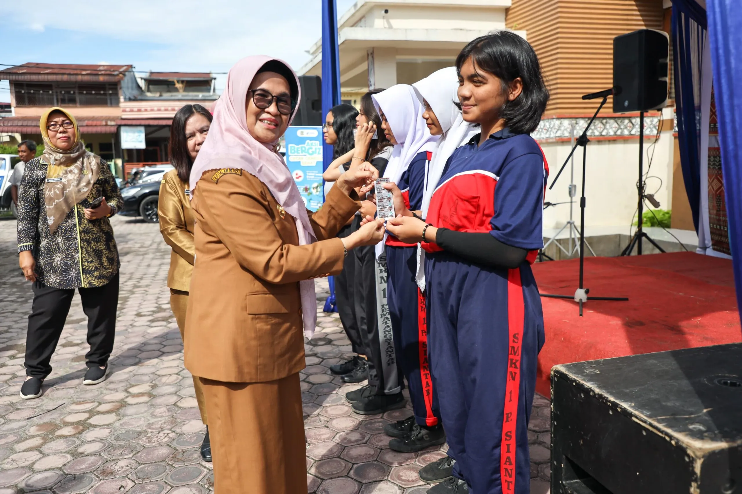 Wali Kota P.Siantar Memaparkan Gerakan Masyarakat Hidup Sehat