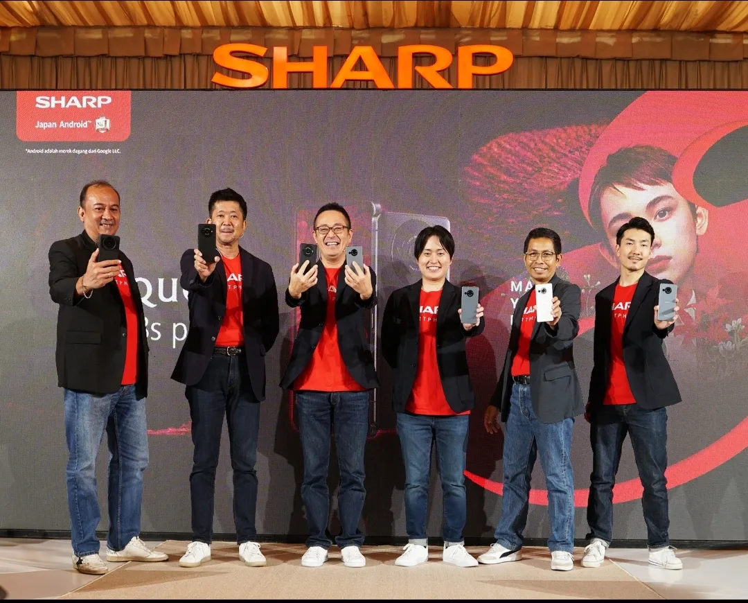 AQUOS R8s Pro Sharp Masuk Pasar Smartphone Indonesia