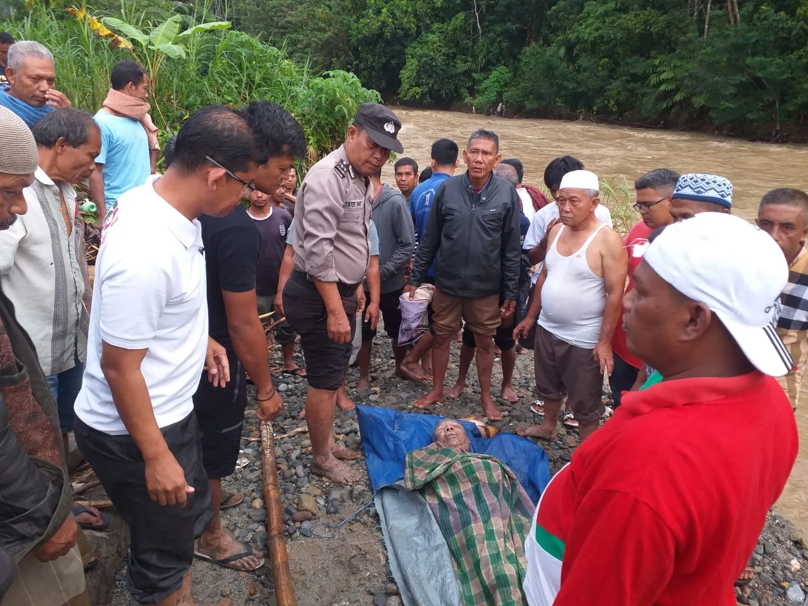 3 Hari Hanyut dan Hilang, Ditemukan Meninggal di Sungai Batang Gadis