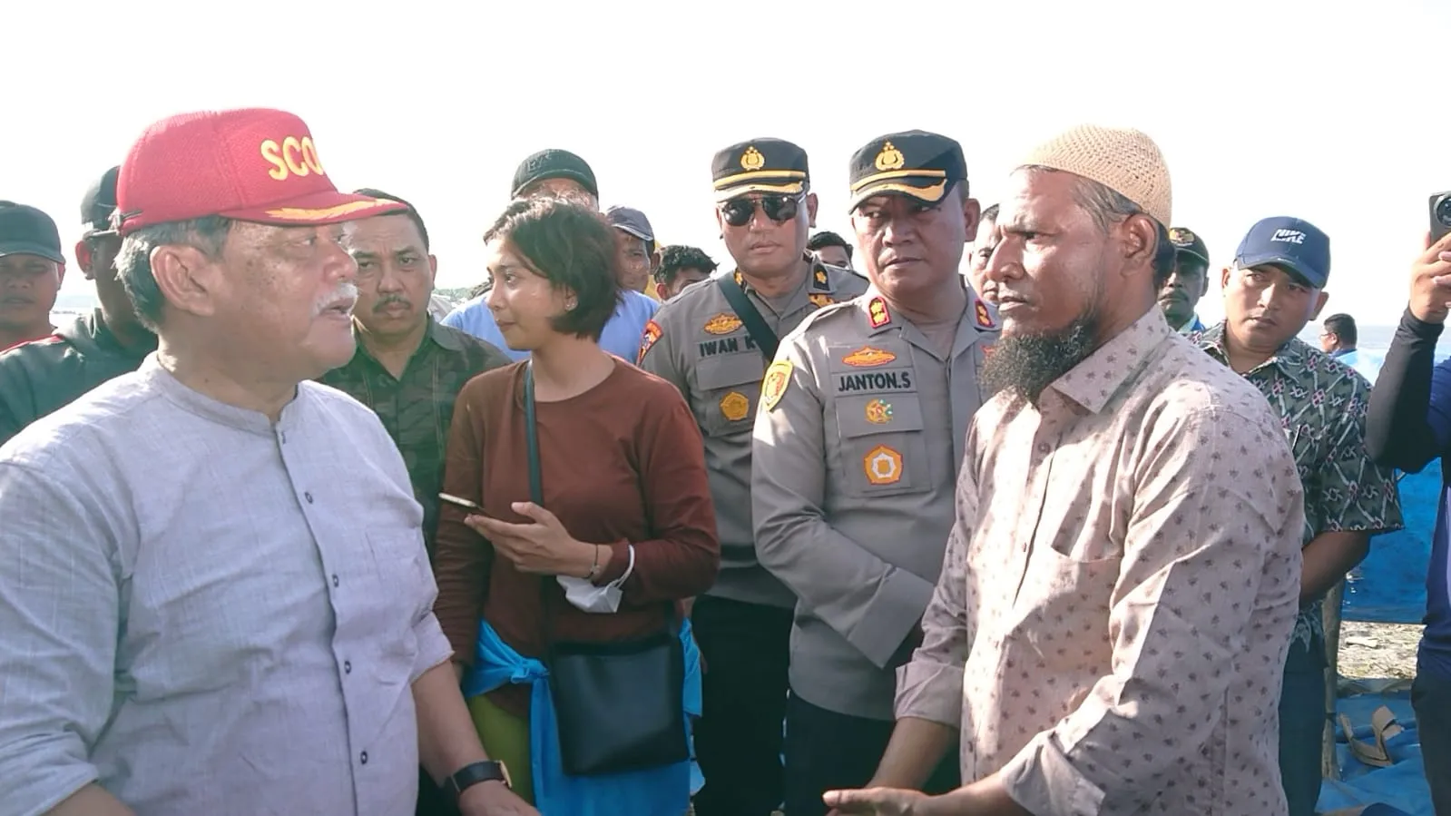 Bupati DS Beri Bantuan Makanan, Obat-obatan Dan Turunkan Nakes Periksa Imigran Rohingya