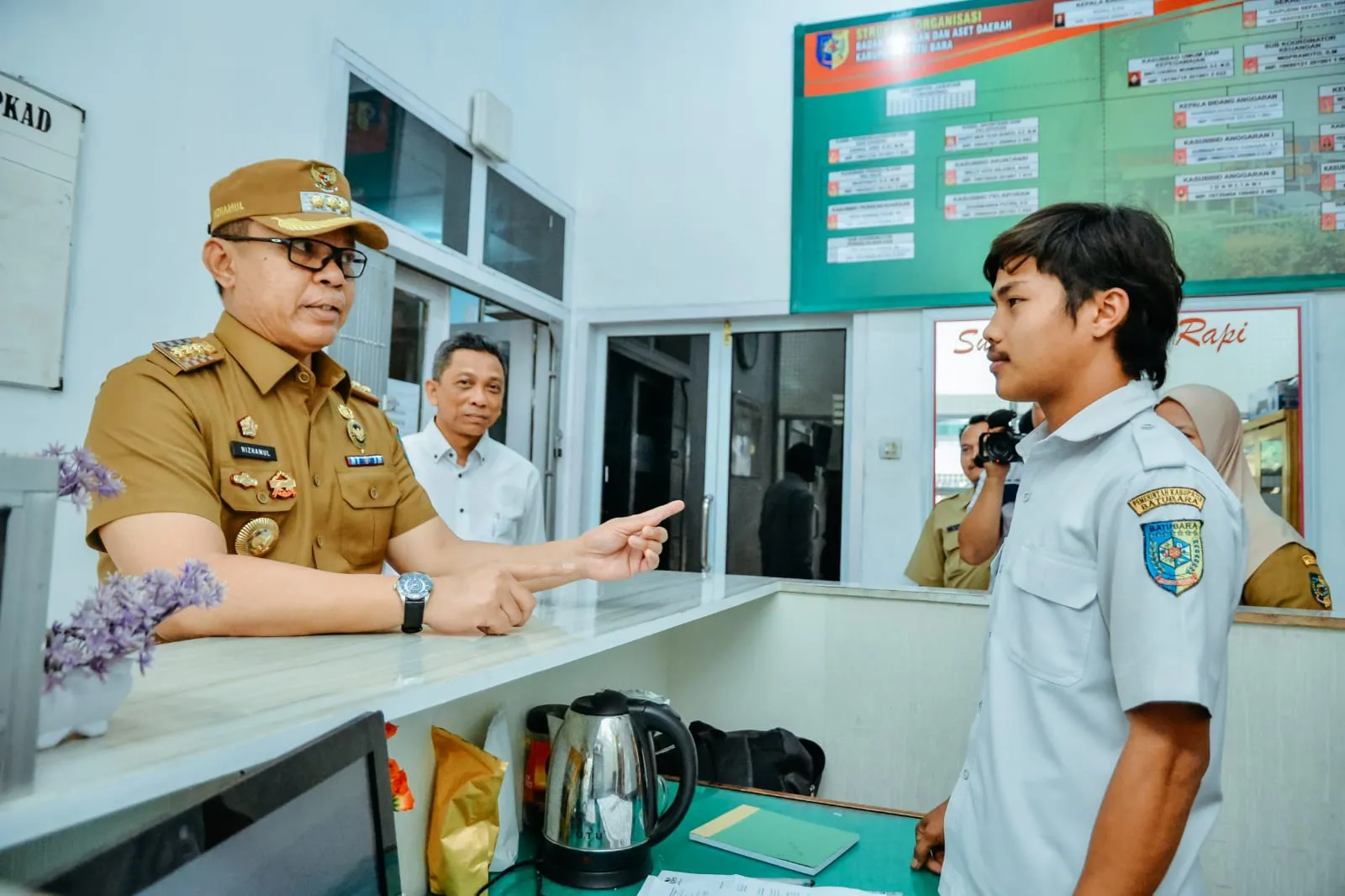 Pj.Bupati Batubara Sidak Ke Kantor Bapenda Dan BKAD