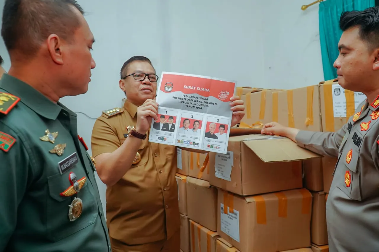 Pj Bupati, Forkopimda dan Bawaslu Batubara Tinjau Logistik KPU
