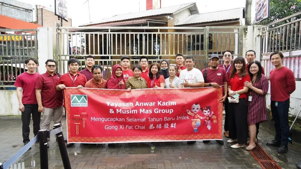 Jelang Tahun Baru Imlek 2024, Grup Musim Mas Salurkan 350 Paket Sembako Gratis