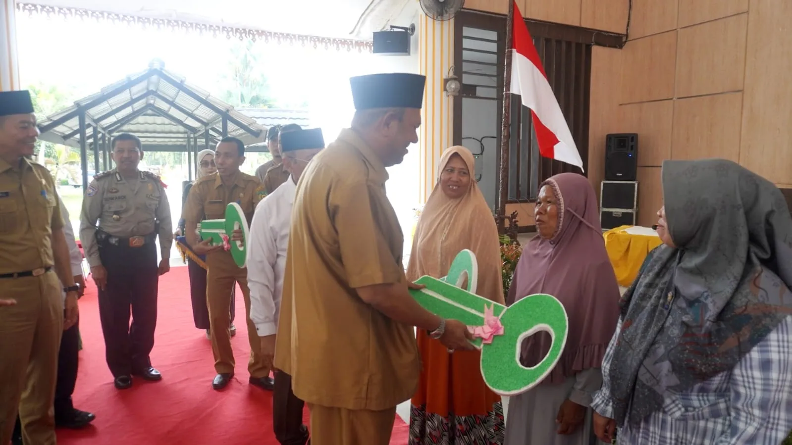 Syah Afandin Zakatkan Rp50 Juta ke Baznas Langkat