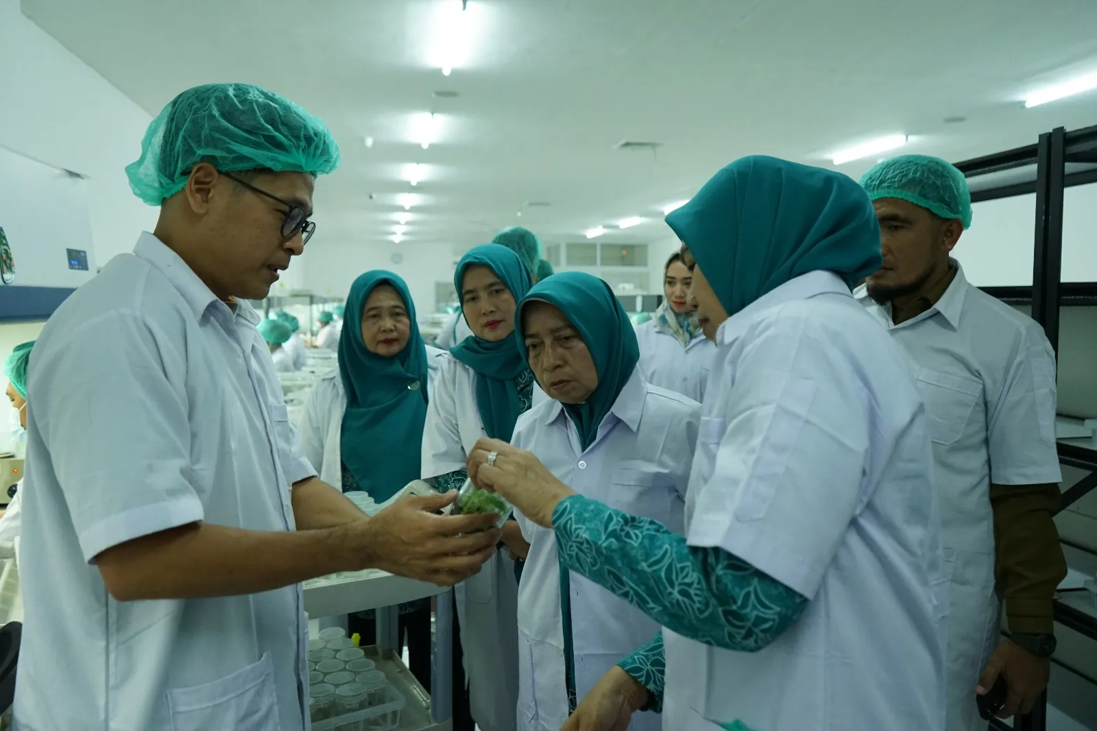 Pj. Ketua TP-PKK Provsu Bersama Ketua TP PKK Asahan Kunjungi PT. Hijau Surya Biotechindo
