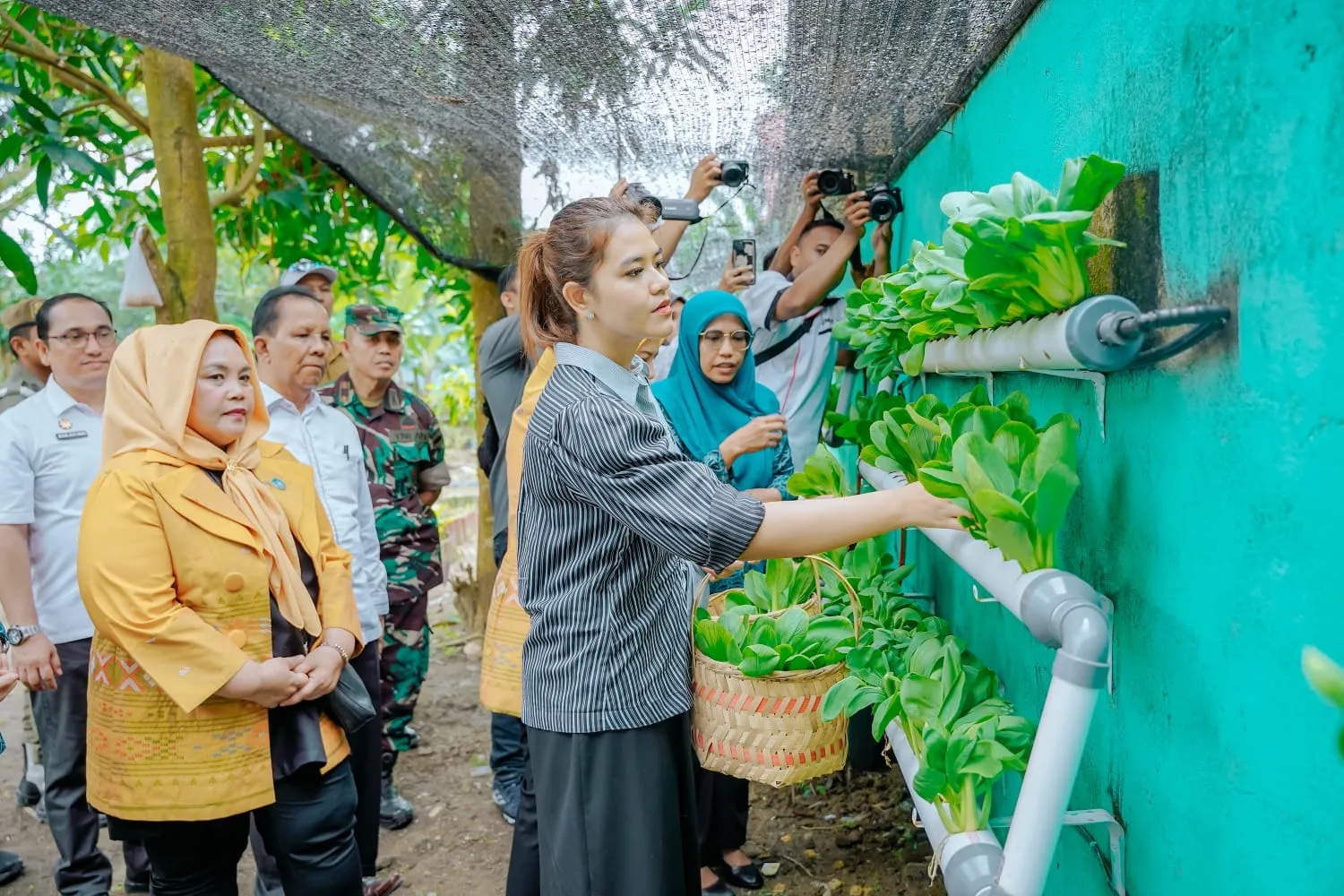 Dikunjungi Kahiyang Ayu, Kelurahan Belawan Sicanang Kenalkan Produk Unggulan Mangrove