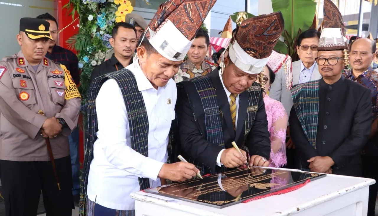 Pj Gubsu Resmikan RSUD Tn Rondahaim Saragih