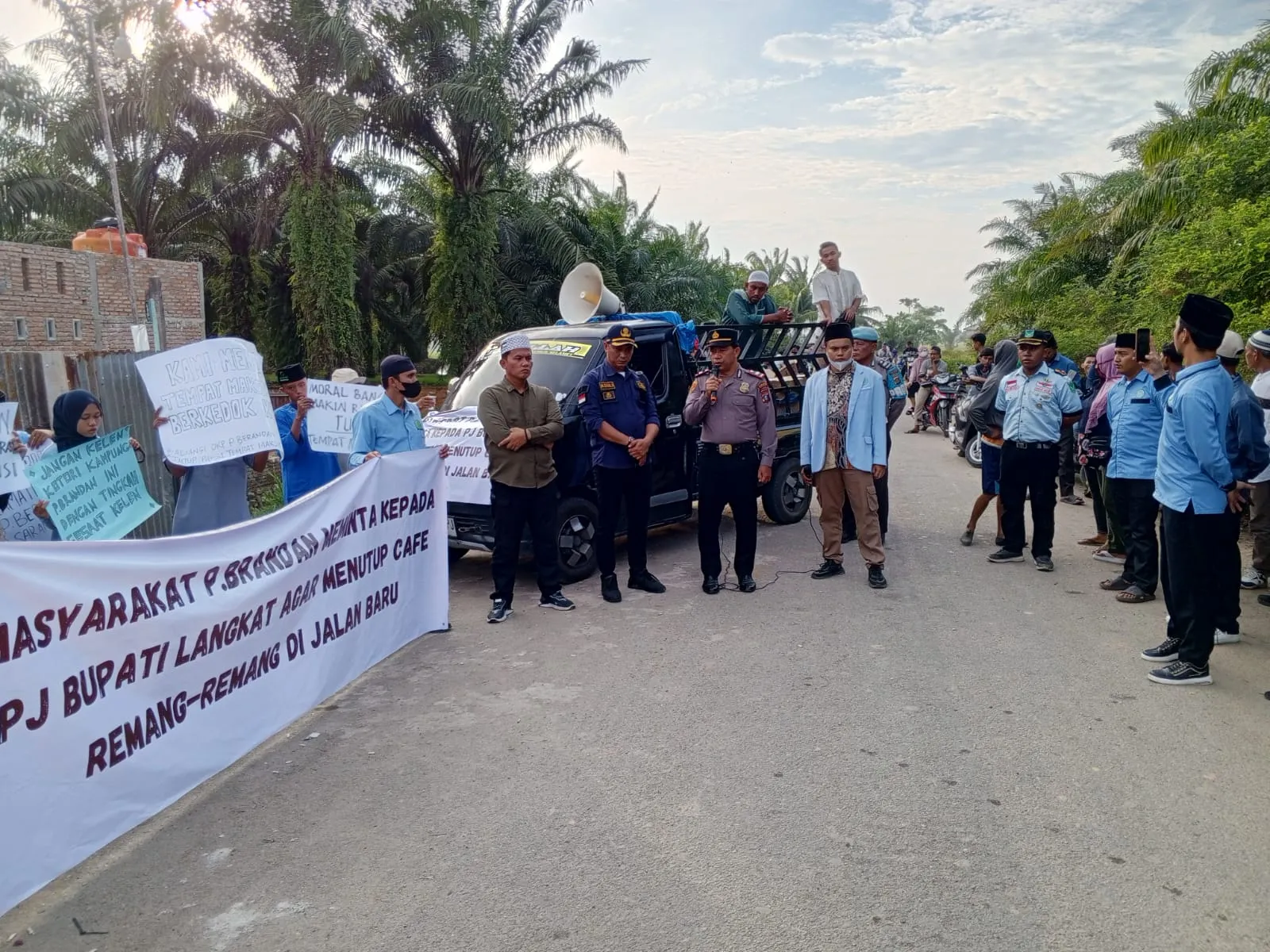 Masyarakat P.Brandan Desak Pj Bupati Langkat Tutup Warung Remang Reman