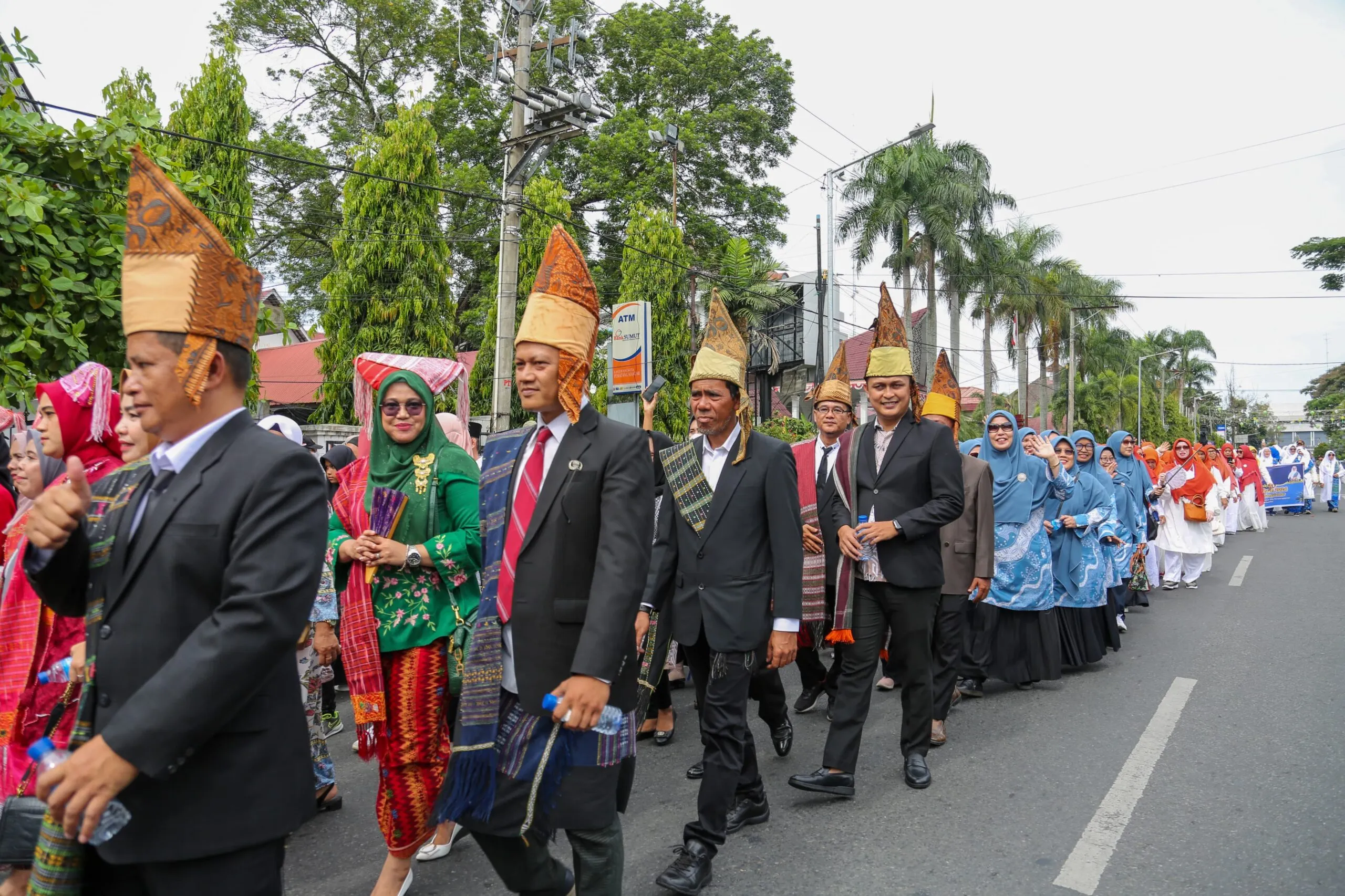 Wali Kota Lepas Pawai Ta'aruf MTQN ke 56 Tingkat Kota Pematangsiantar