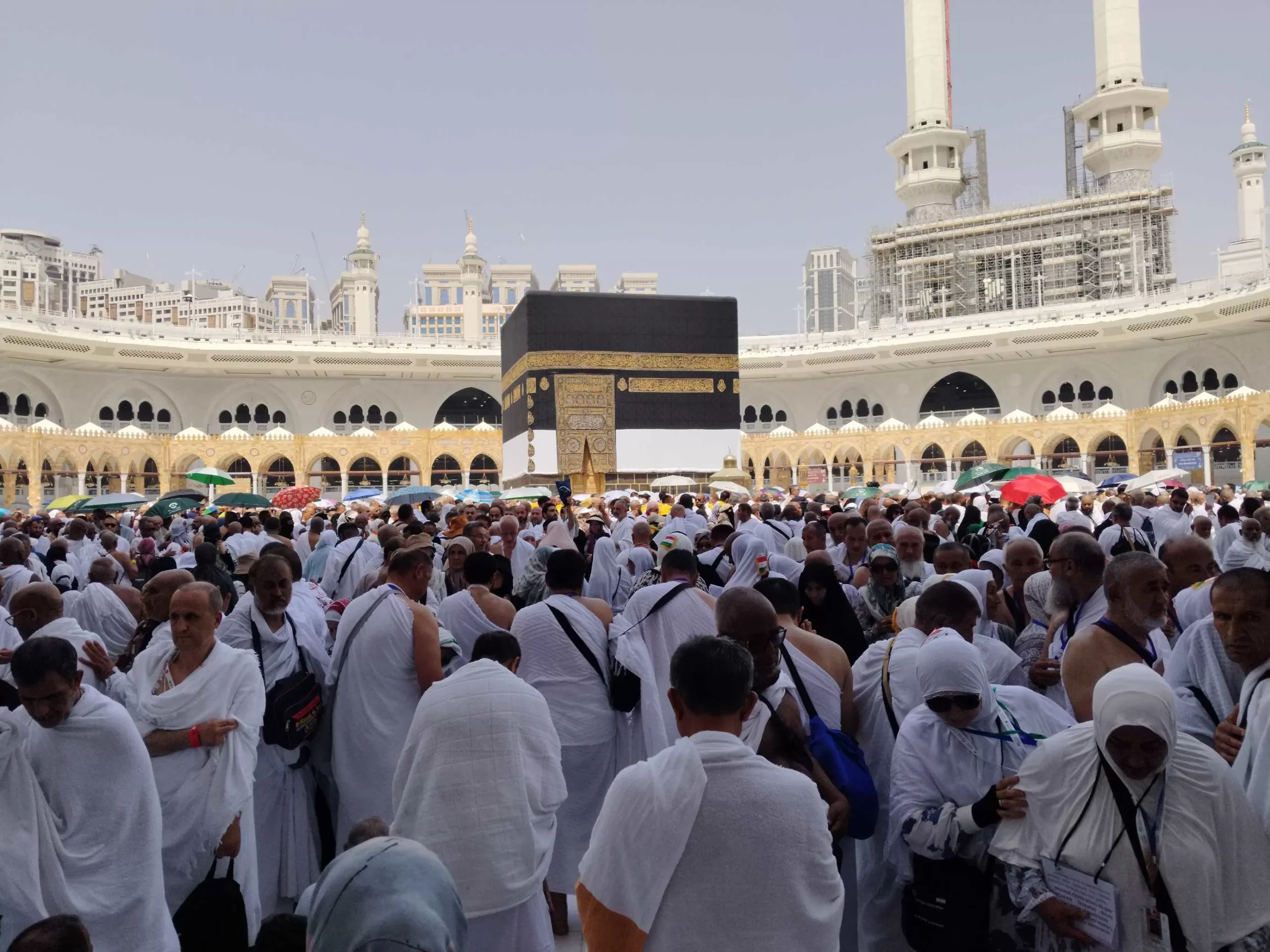 13 April 2026, Arab Saudi Batasi Akses Masuk Makkah Tanpa Izin