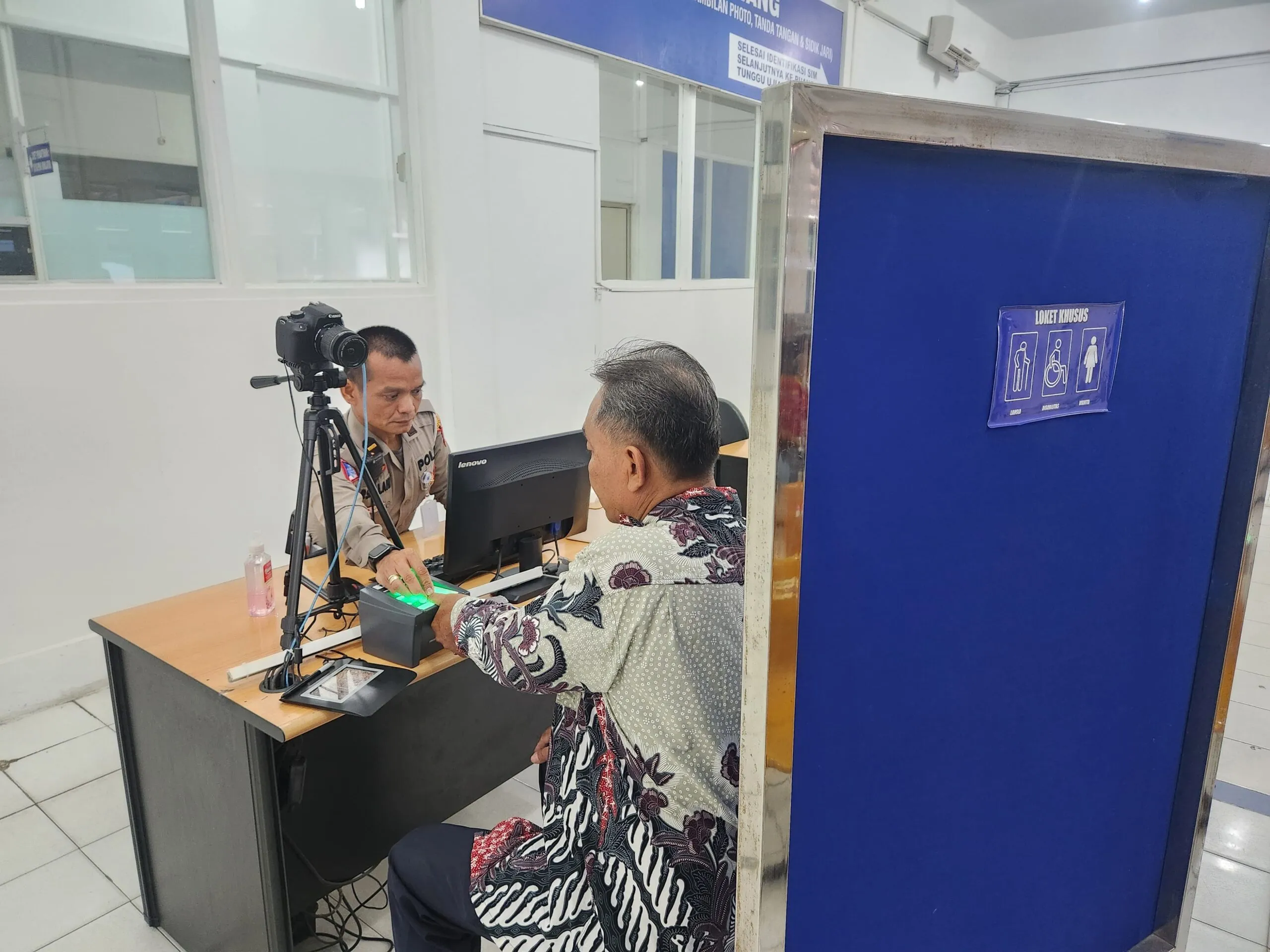 Satlantas Polrestabes Medan Sediakan Loket Khusus Untuk Lansia, Disabilitas Dan Ibu Hamil