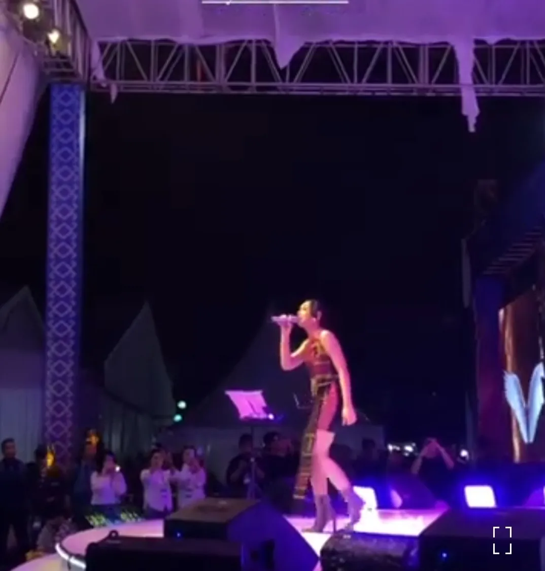 "Sang Dewi" Lyodra, Pukau Ribuan Pengunjung KKSU 2024 di Istana Maimun Medan