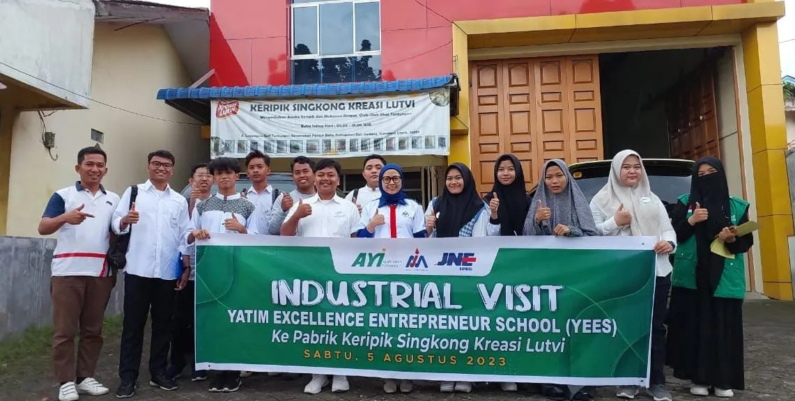 Ayah Yatim Indonesia Luncurkan YEES Bersama JNE