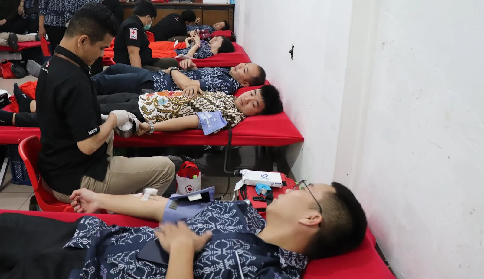 Bakti Sosial Donor Darah Bank Mestika Kumpulkan 3.176 Kantong