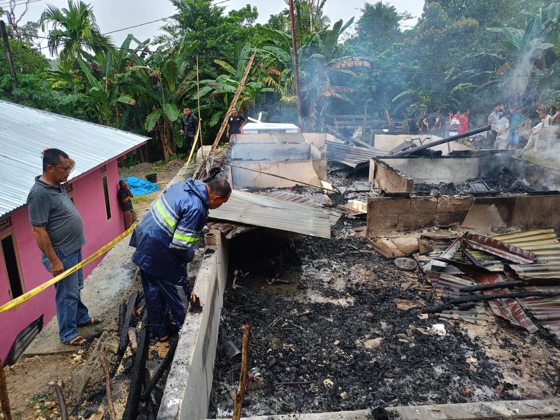 Rumah Terbakar DI Kecamatan Alasa,  Seorang Lansia Meninggal Dunia