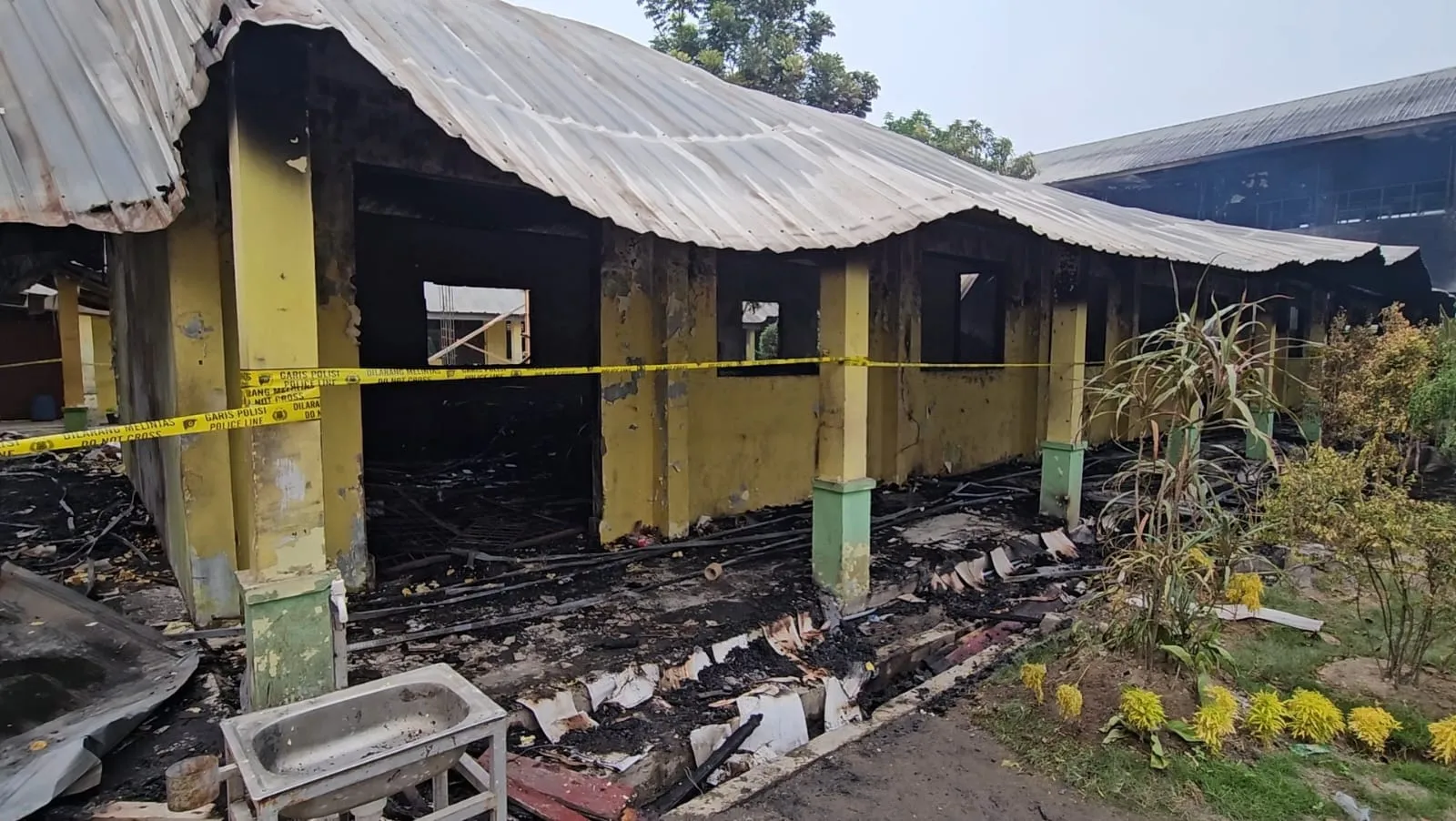 Gedung SMP Negeri 20 Medan Ludes Terbakar