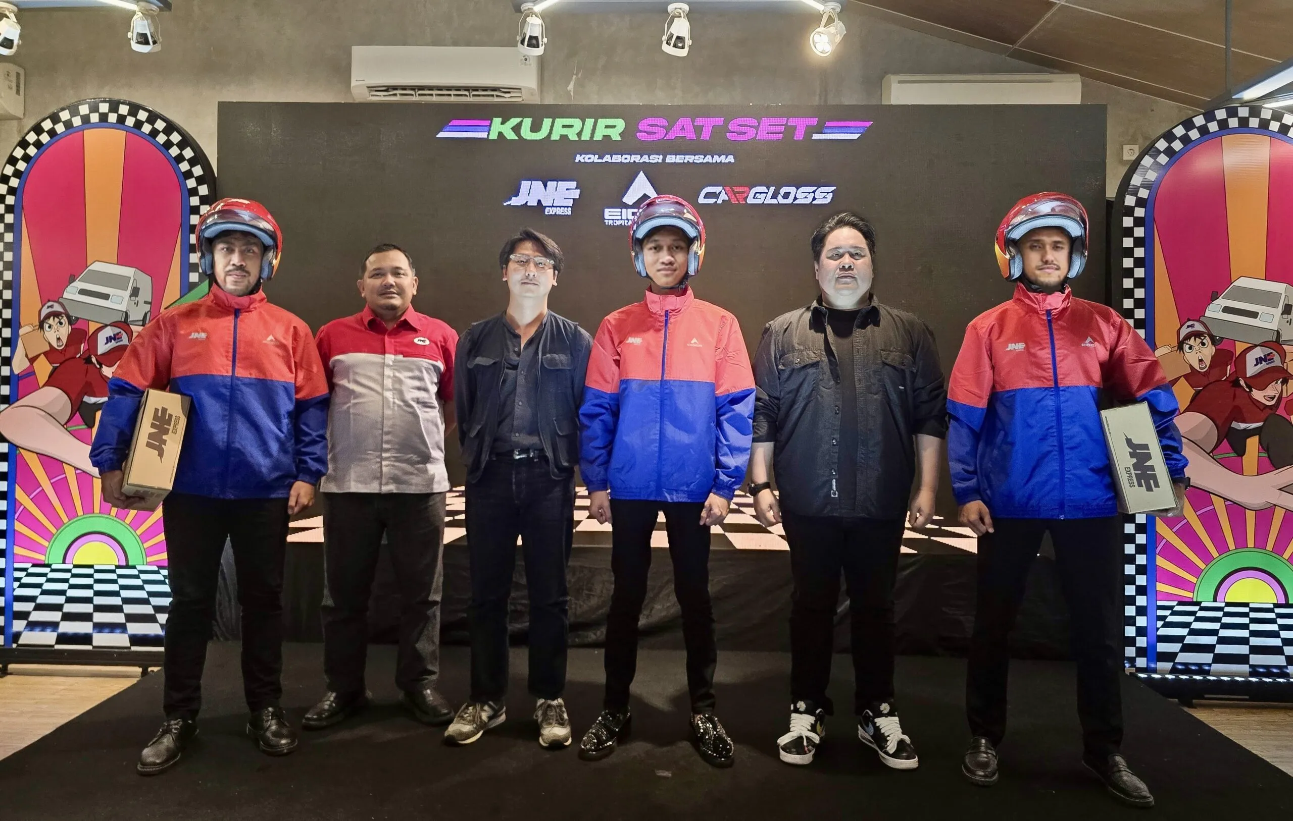 JNE Kolaborasi Dengan Eiger, Cargloss Helmets Luncurkan Jaket Dan Helm