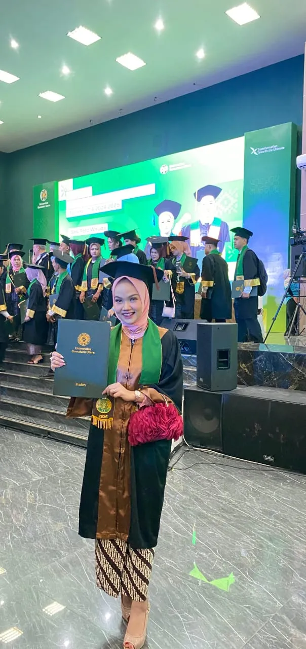Putri Ceo Sumut24 Group Gandhis Wisuda di Univ Pertanian USU T.A 2024/2025