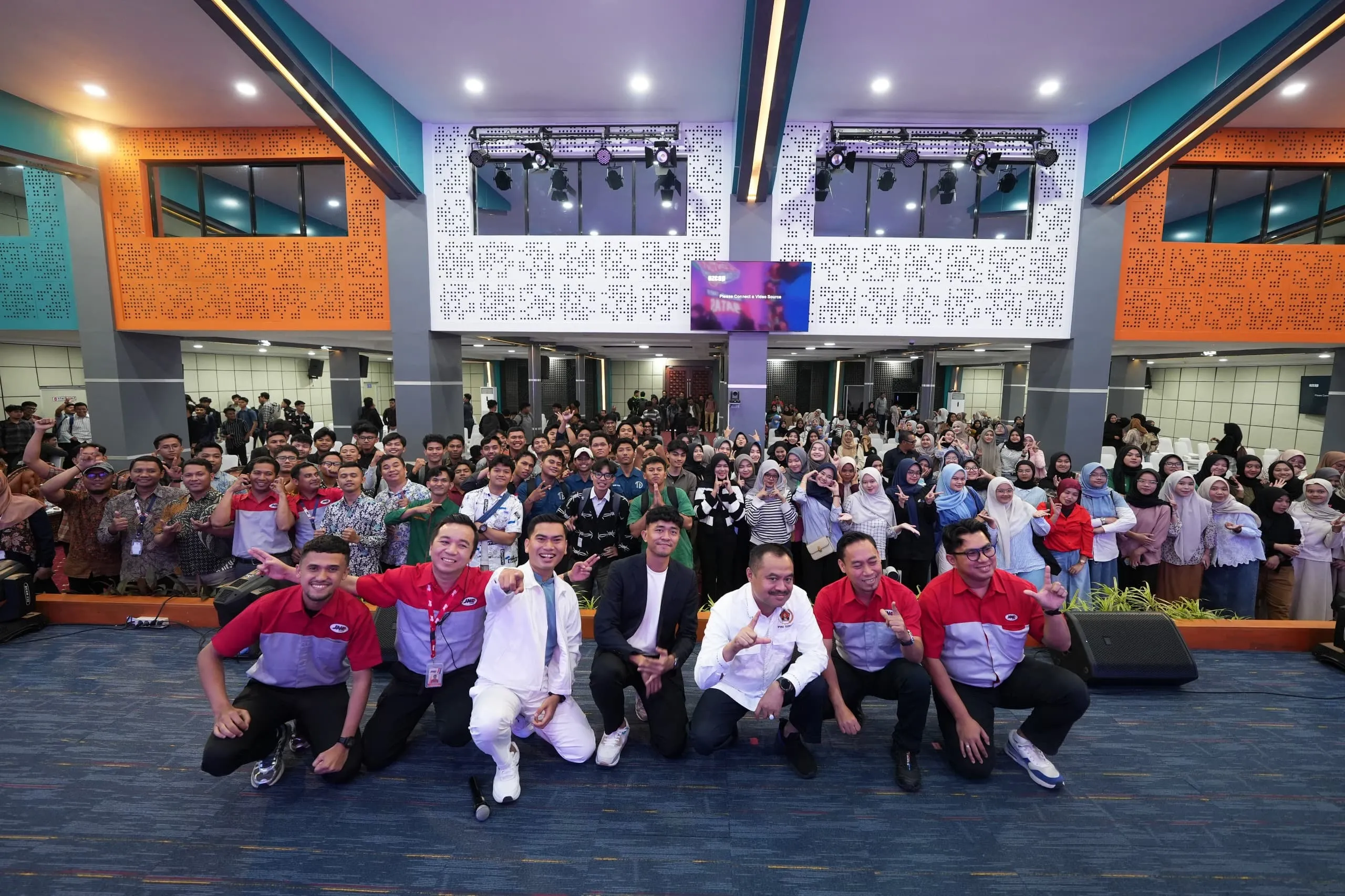 JNE Creative Workshop Bertajuk Inspirasi Tanpa Batas Vol 1 Digelar Di UMSU
