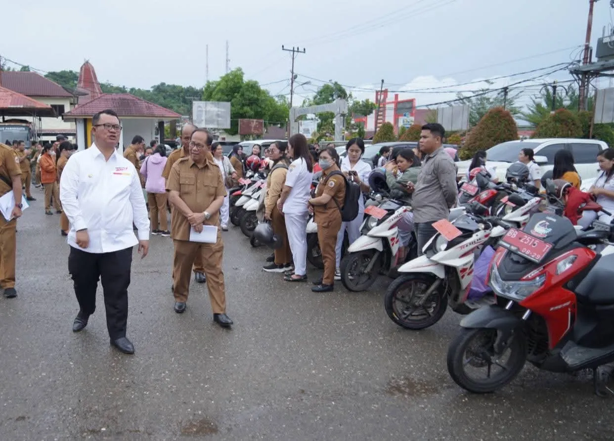 Wali Kota Dan Wakil Wali Kota Gunungsitoli Periksa Kendaraan Dinas