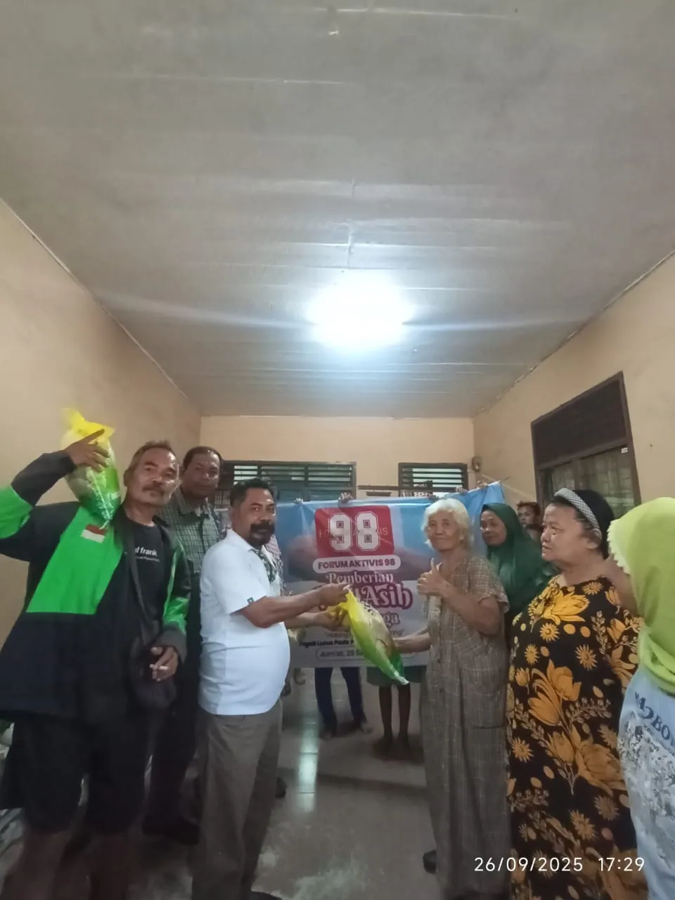 Forum Aktivis 98 Adakan Pembagian Tali Asih Di Medan