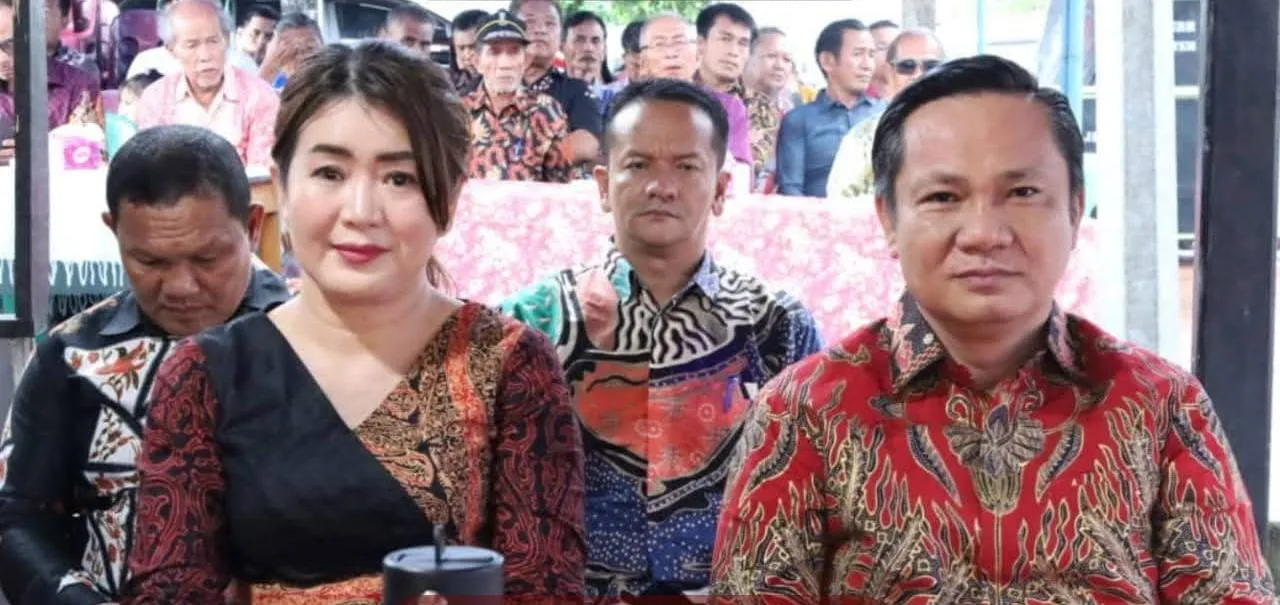 Bupati Nias Barat Dan Isteri Hadiri Pesta Pernikahan Parlin Darli Dan Indah Berlian Harefa