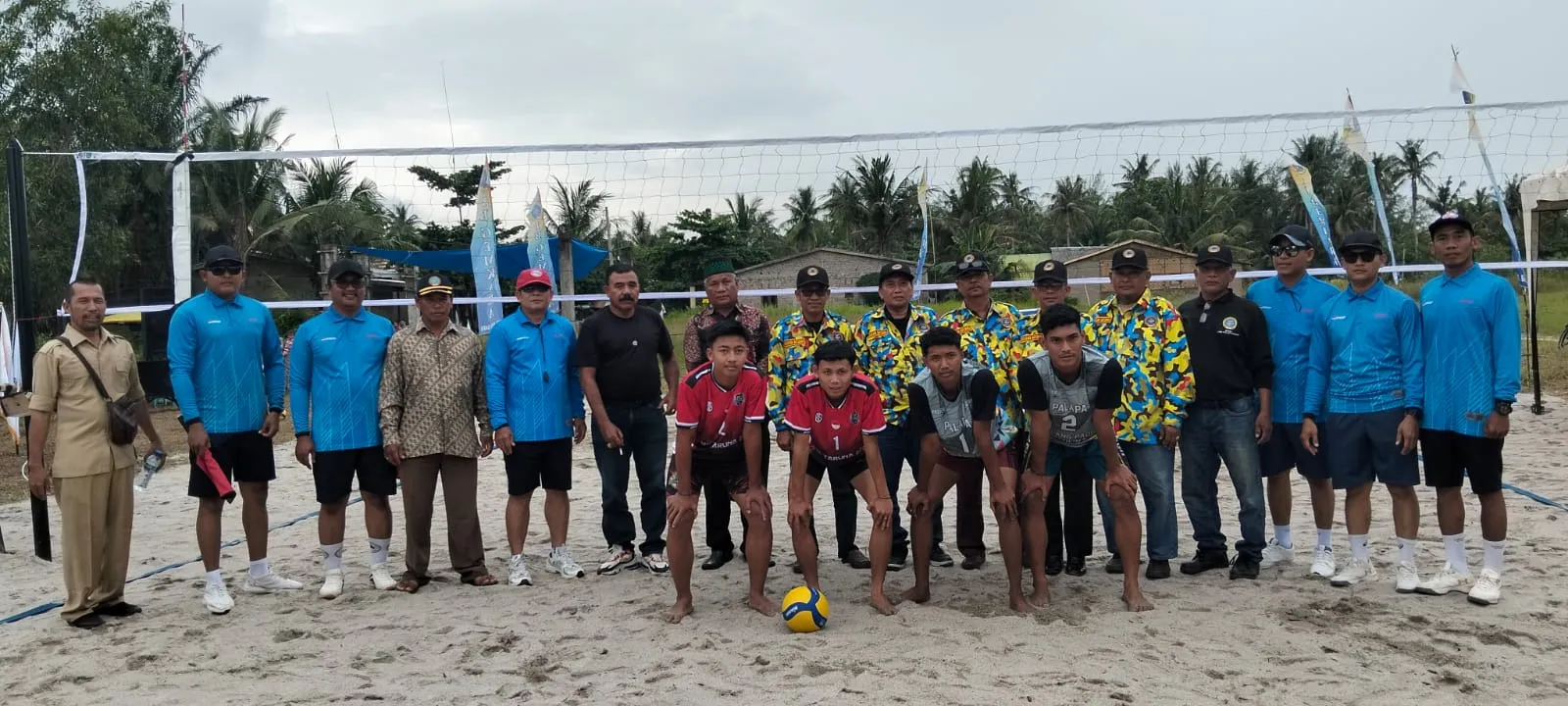 Bupati Batubara Hadiri Pembukaan Turnamen Volly Pantai Gemkara Cup 2025