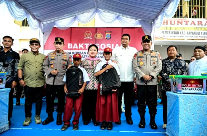 Gubsu Dampingi Kapolri Dan Titik Soeharto Beri Bantuan Korban Bencana Di Tapteng