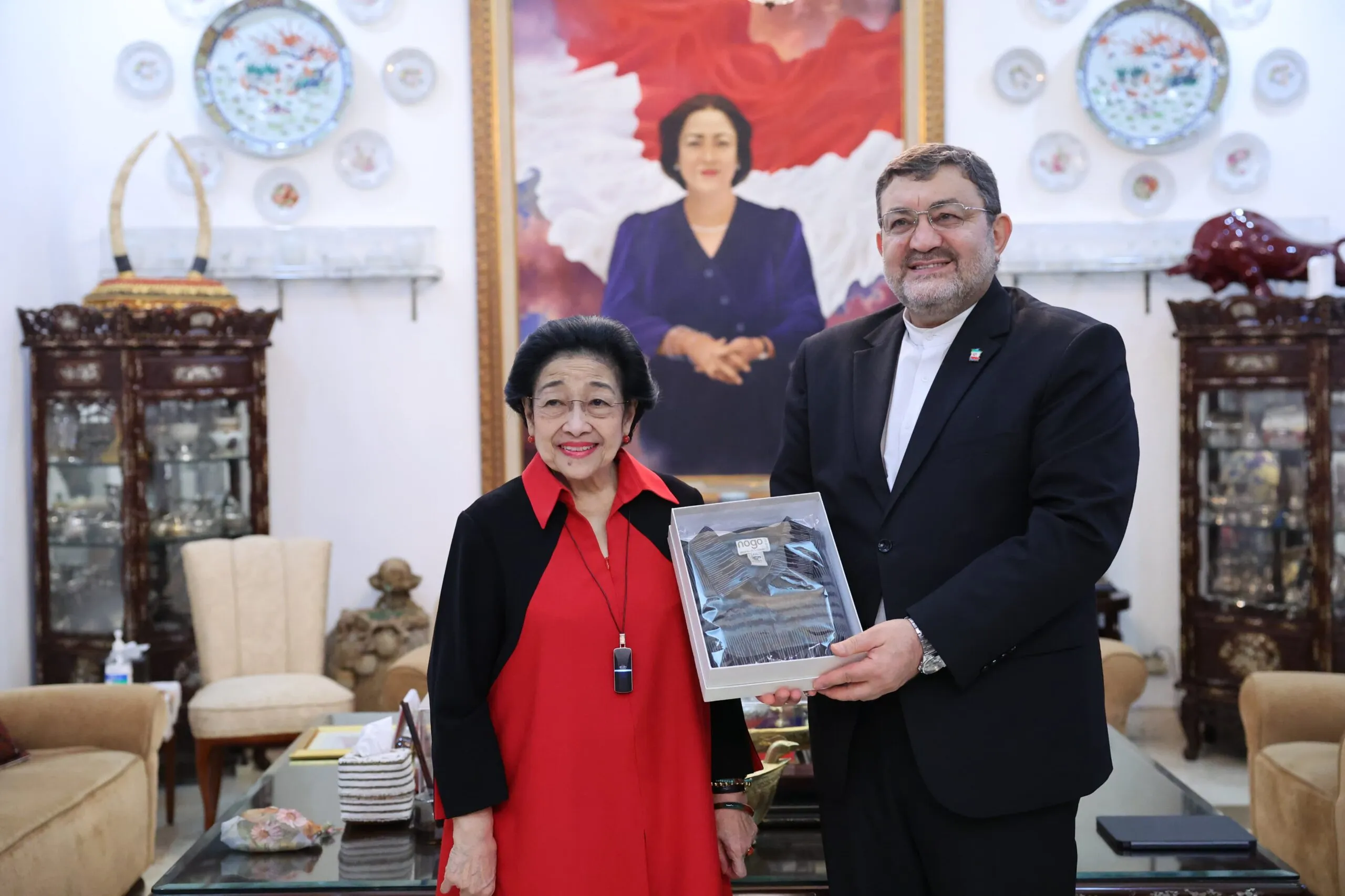 Megawati Terima Dubes Iran