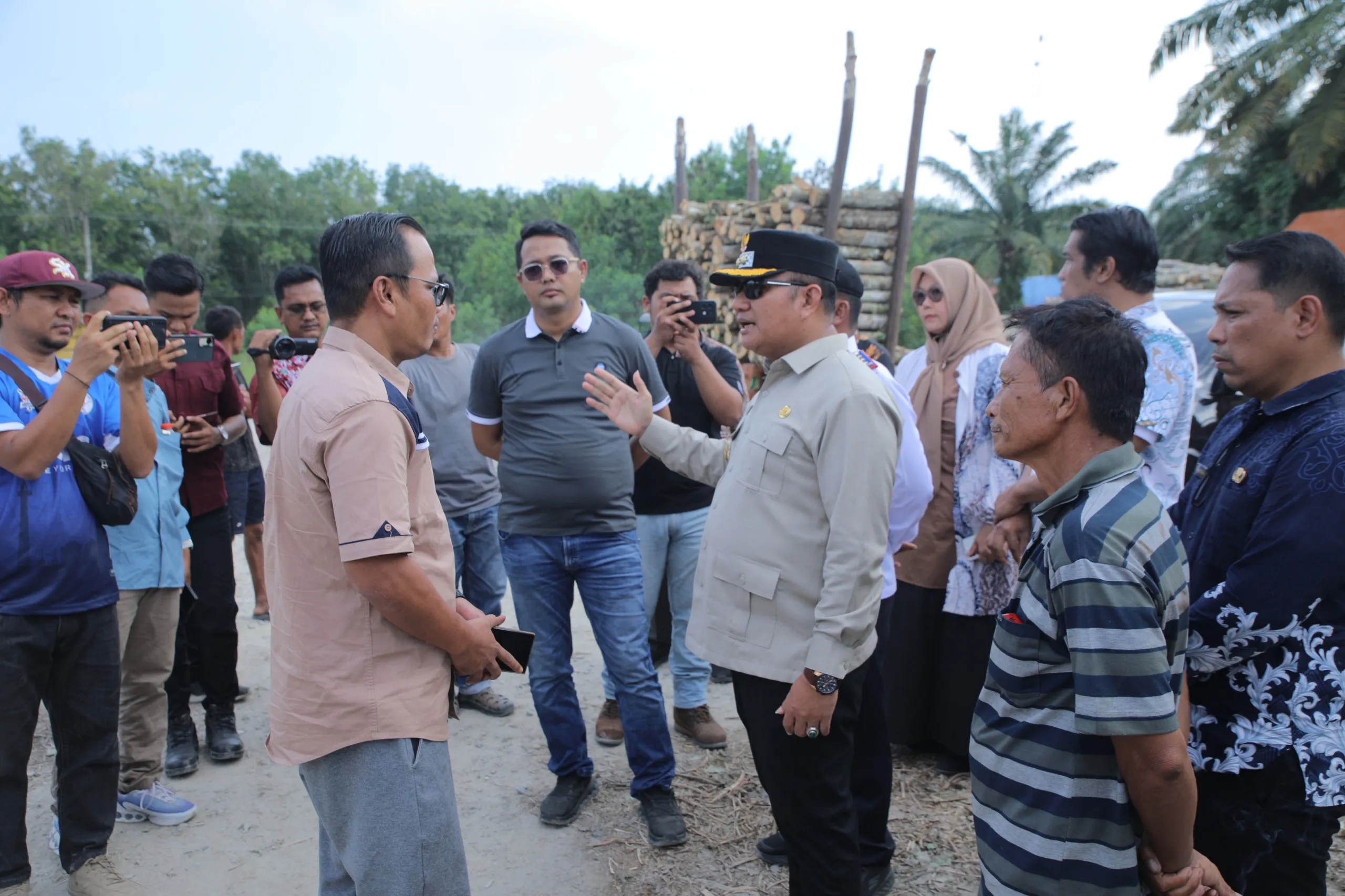 Wabup Asahan Minta Pengusaha Kayu Patuhi Batas Muatan