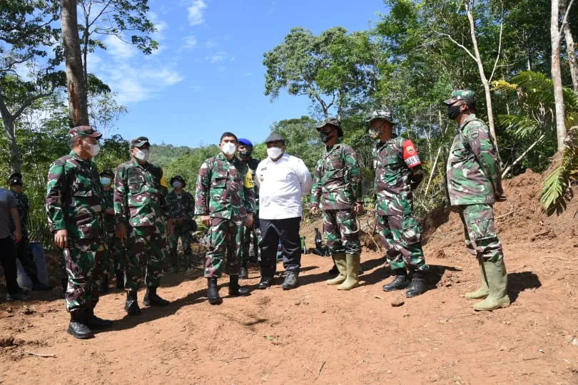 Bupati Dolly Puji Kinerja Satgas TMMD Kodim 0212/Tapsel