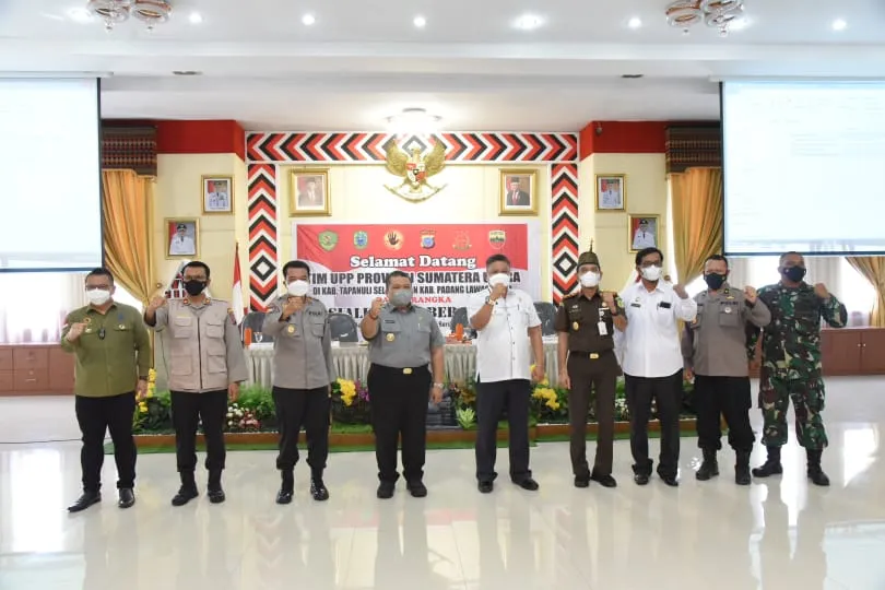 Bupati Tapsel Berantas Pungli Di Jajarannya