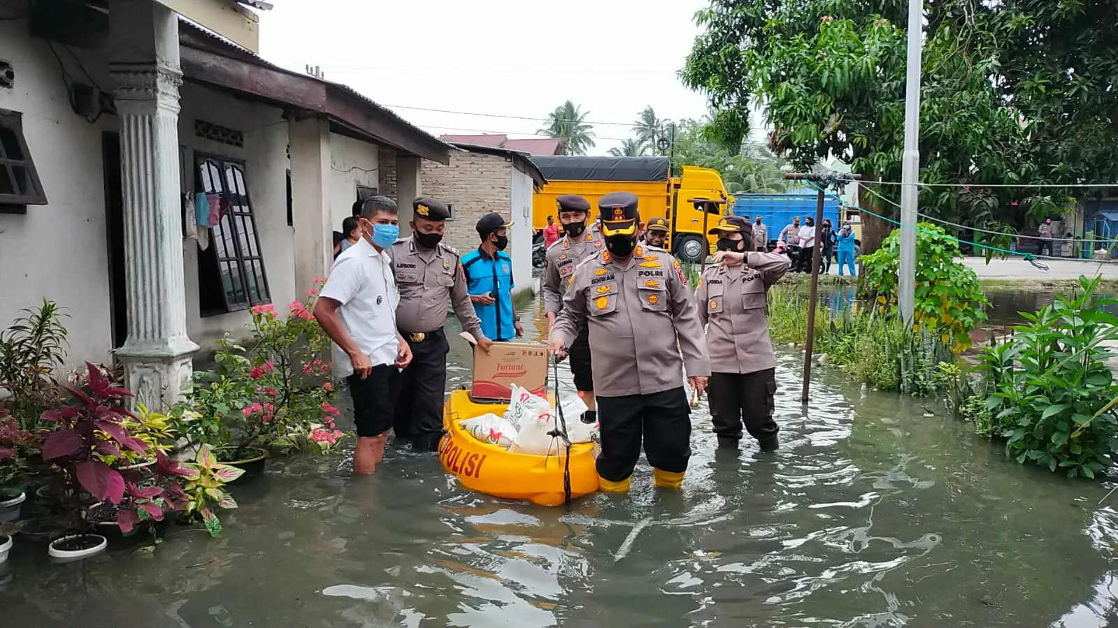Kapolres Batubara Berikan Baksos Warga Terdampak Banjir