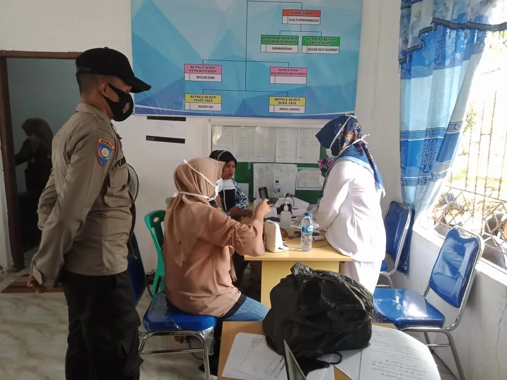 Masyarakat Kampung Rongoh Antusias Mengikuti Vaksinasi COVID-19